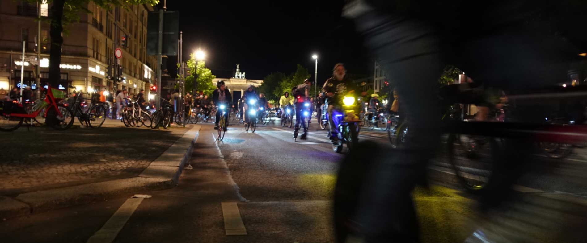 RESPECT CYCLISTS Fahrrad Demo an der Siegessule