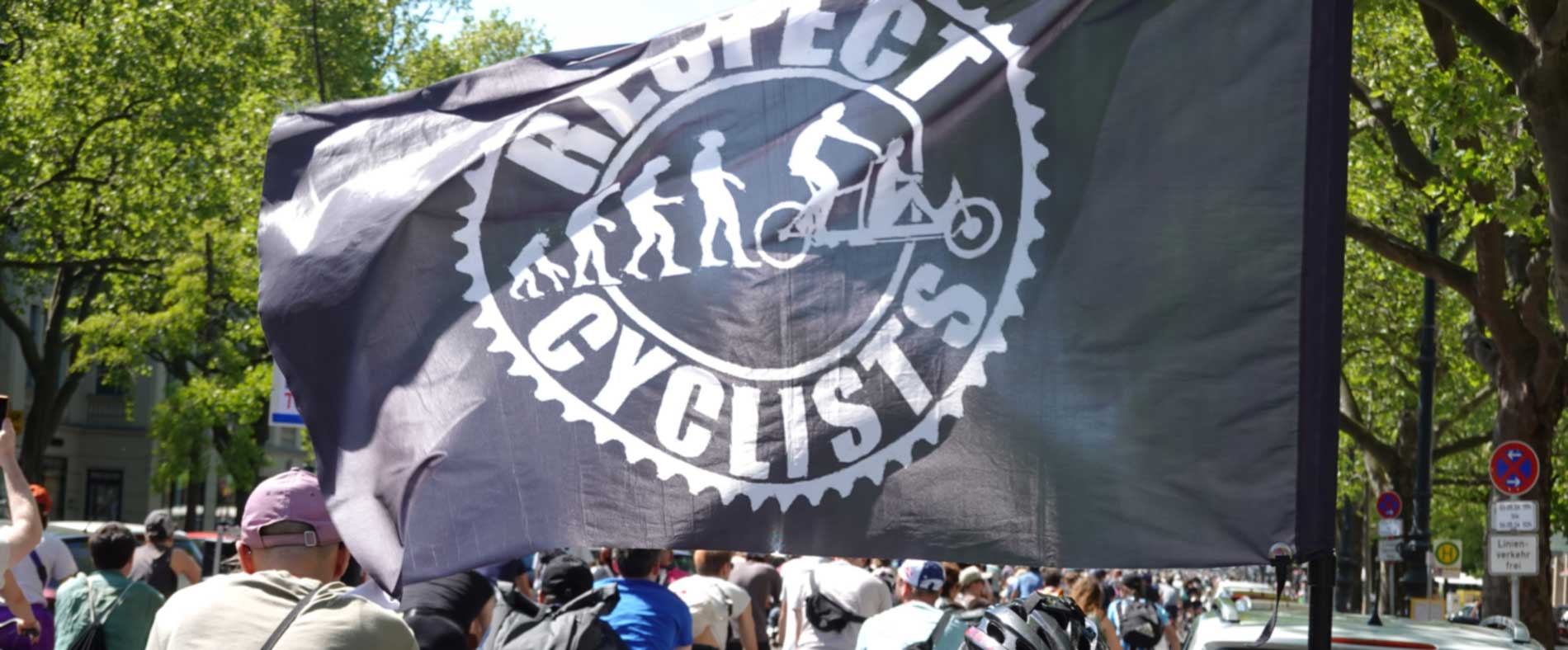 RESPECT CYCLISTS Fahrrad Demo an der Siegessule